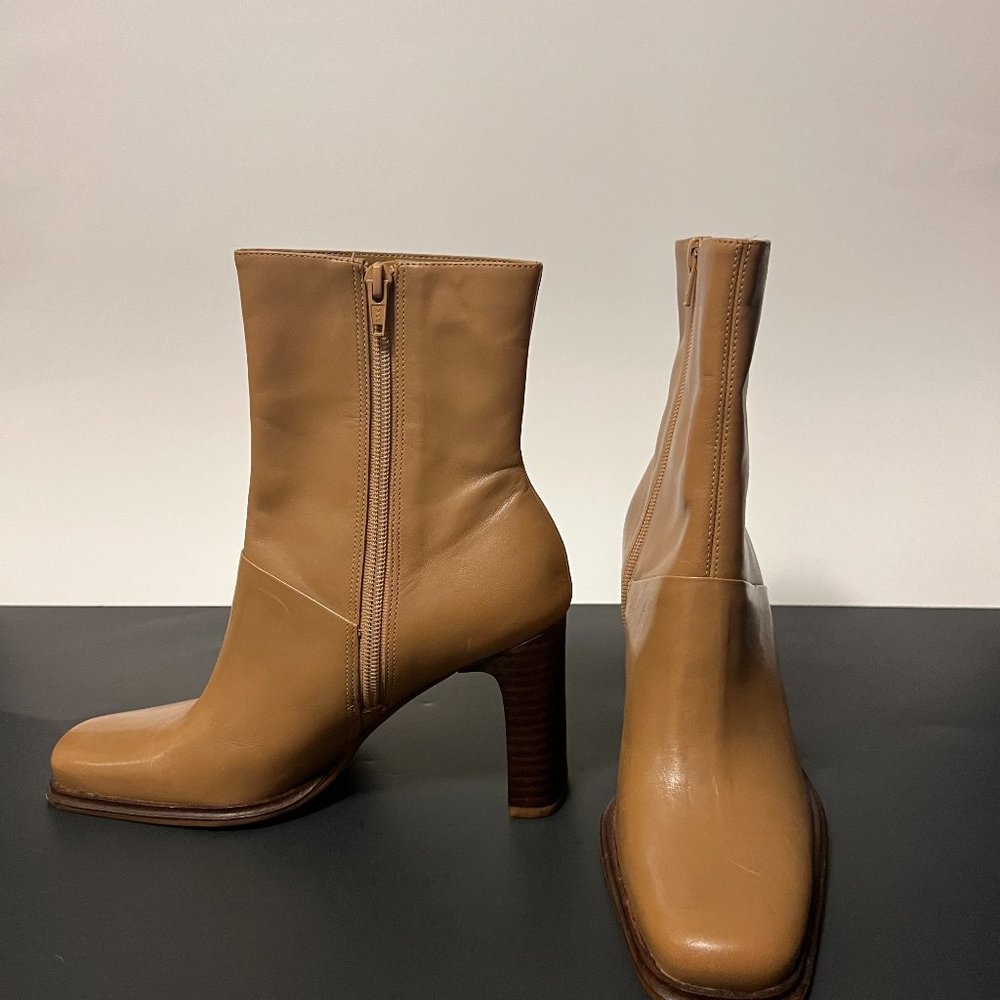 Nicole Leather Heel Beige Bootie